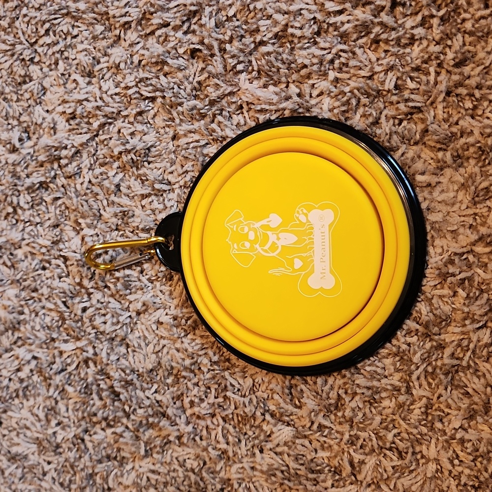 Mr. Peanuts Collapsible Pet Bowl